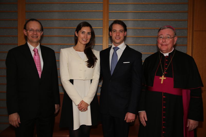 04-ambassadeluxresize