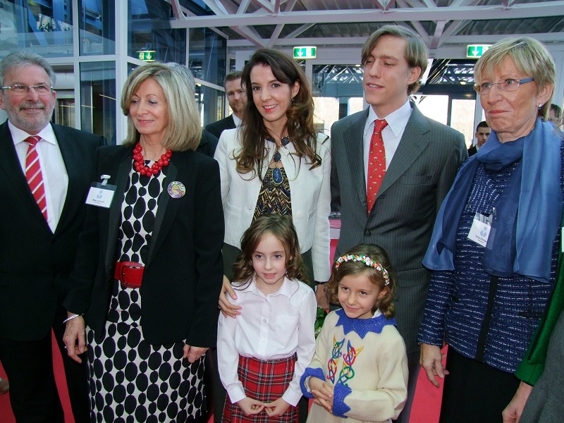 xx-int-bazaar-2015-5394-GT-800