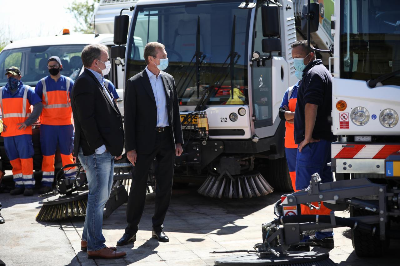 Le Grand-Duc a visité le du Centre de recyclage et Service Hygiène de la Ville de Luxembourg