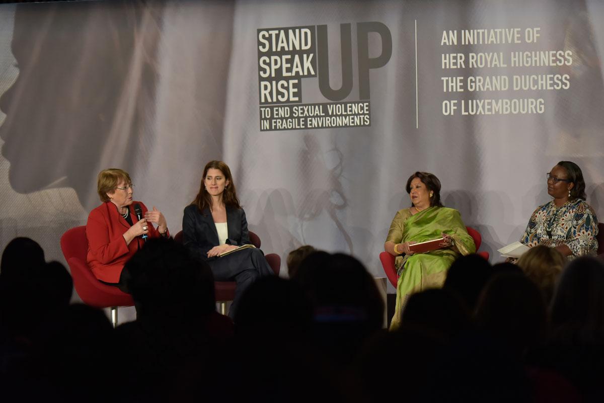 Discussions lors du Forum International "Stand Speak Rise Up!"