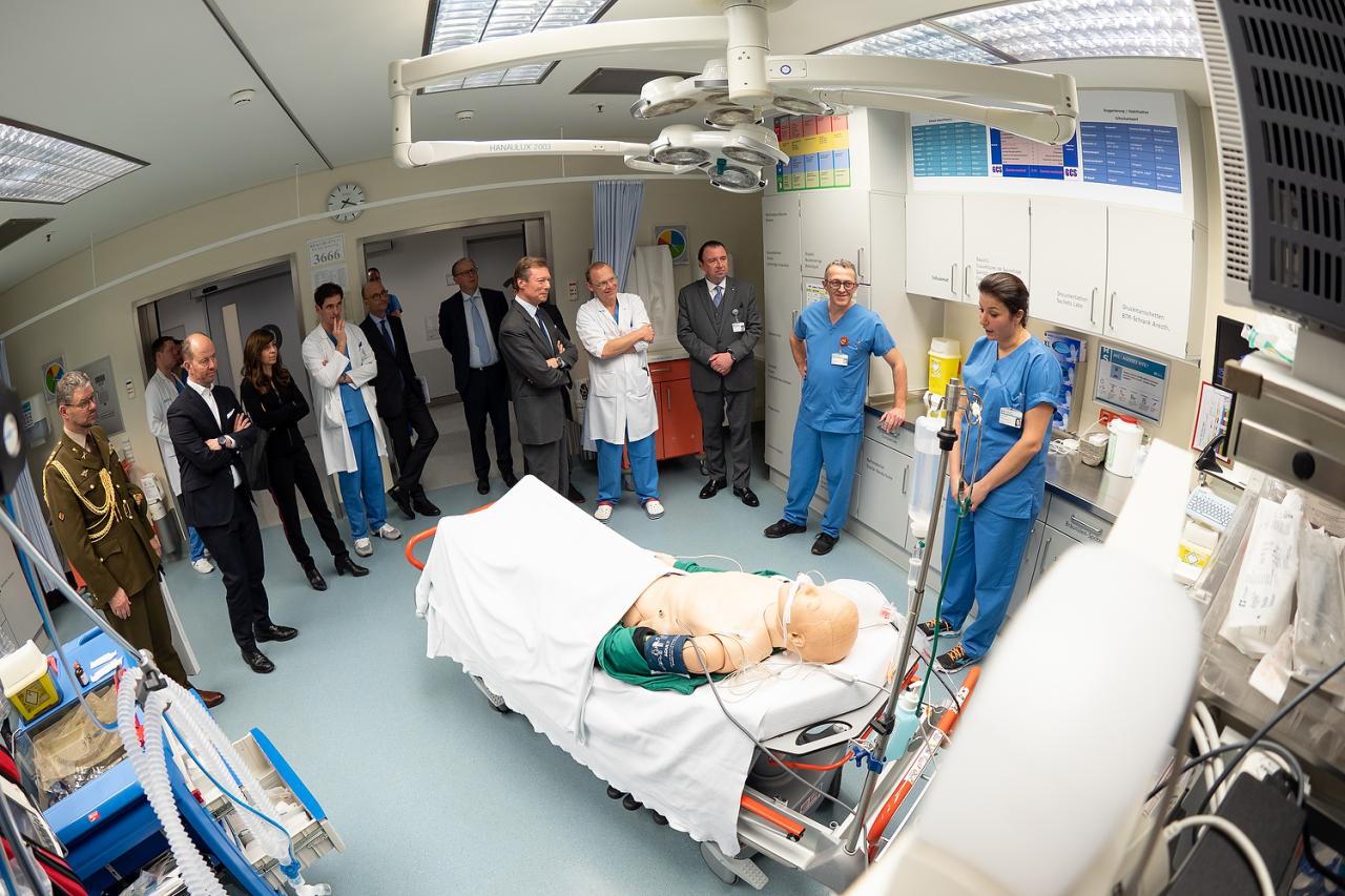 Le Grand-Duc a visité le groupe urologique de l’Hôpital Kirchberg