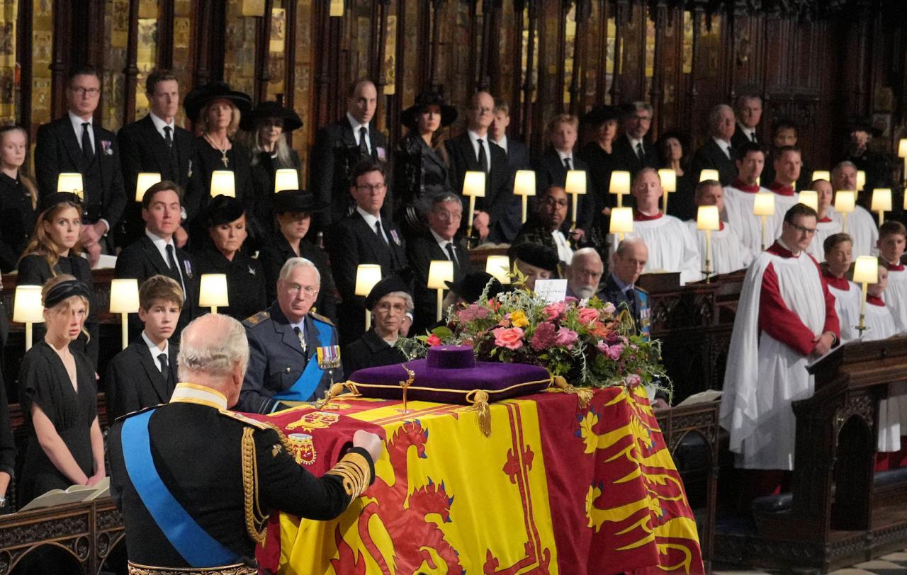 Le Roi Charles III lors des funérailles d'État de la Reine Elizabeth II