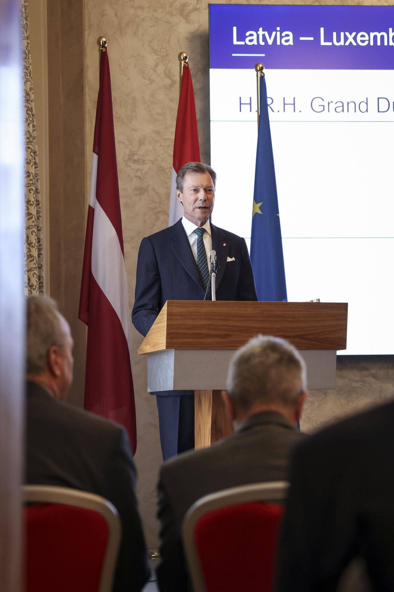 Le Grand-Duc prononce un discours lors du forum économique