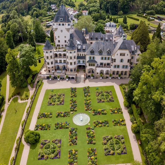 Aerial view of the Berg Castle gardens