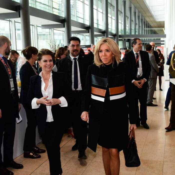 D'Grande-Duchesse an d'Madamm Brigitte Macron, beim Internationale Forum "Stand Speak Rise Up!"