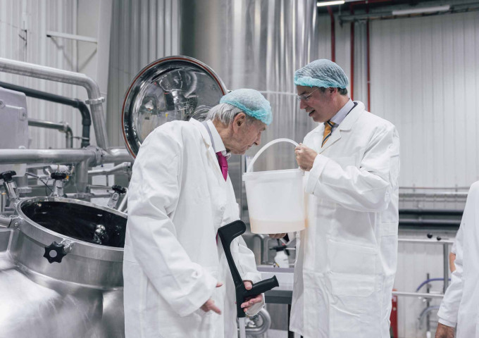 Inauguration d’une nouvelle ligne de production chez Cosmolux